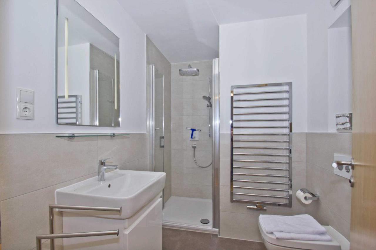 Mit Meerblick Und Balkon, Gratis Nutzung Vom Ahoi Erlebnisbad Und Sauna In Sellin - Meeresblick Fewo 17 奥斯特巴德·哥伦 外观 照片